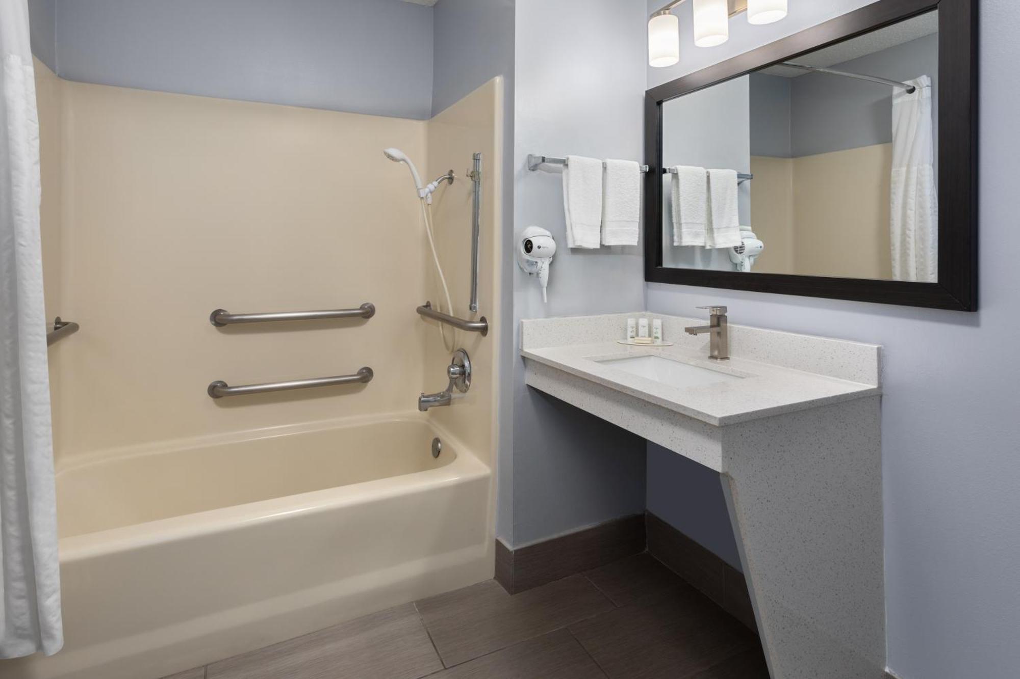Baymont By Wyndham Ga Hotel 3*